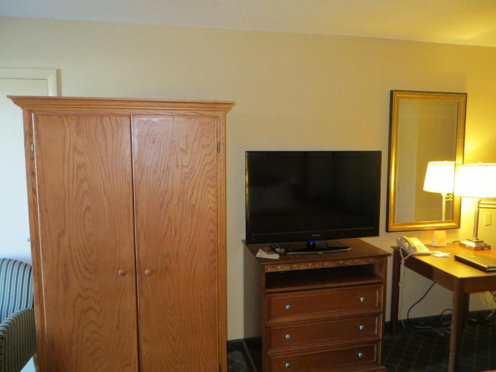 Howard Johnson Grand Forks Habitación foto