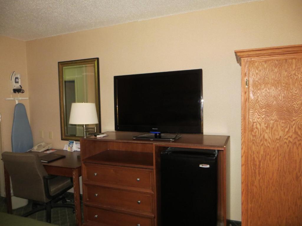 Howard Johnson Grand Forks Habitación foto