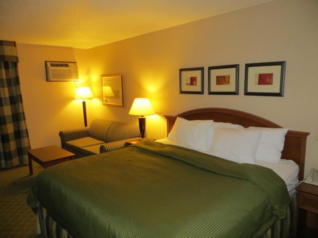 Howard Johnson Grand Forks Habitación foto